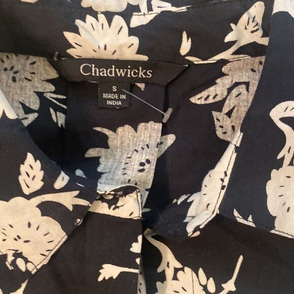 Chadwick’s Black & White Floral Button Down Tunic Size Small With Pockets - Picture 2 of 6